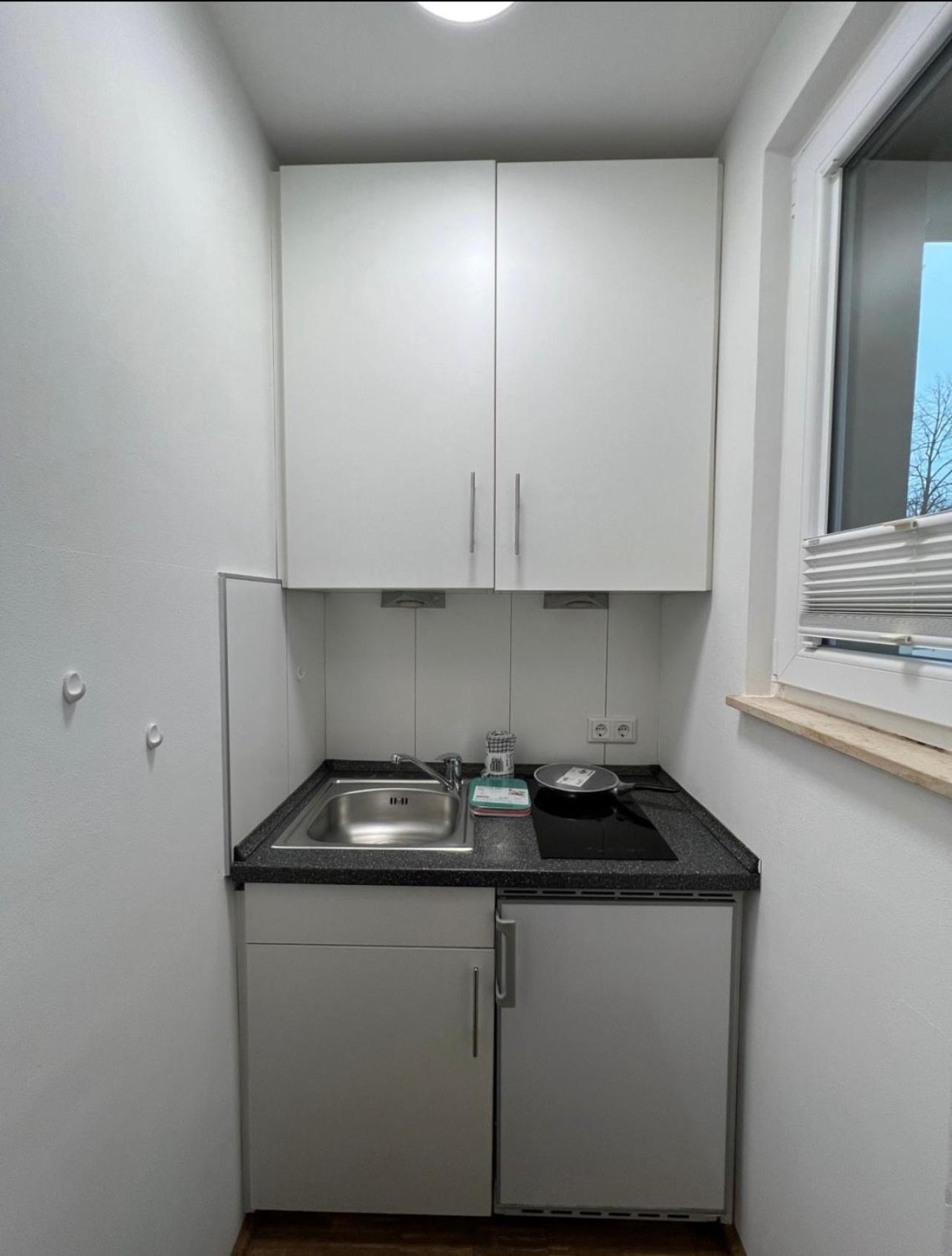 Medienhafen Apartment Direkt Am Zentrum Düsseldorf Exterior foto